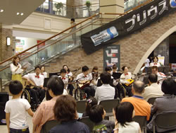 カラフルタウン 東日本震災支援 チャリティーミニライブ